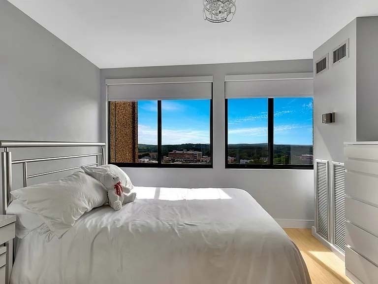 250 Hammond Pond Parkway # 1505N