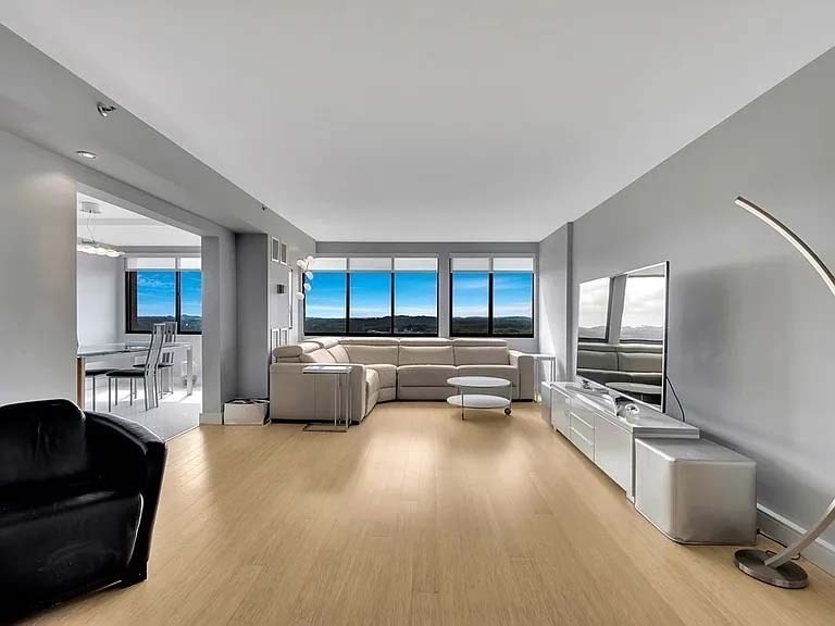 250 Hammond Pond Parkway # 1505N