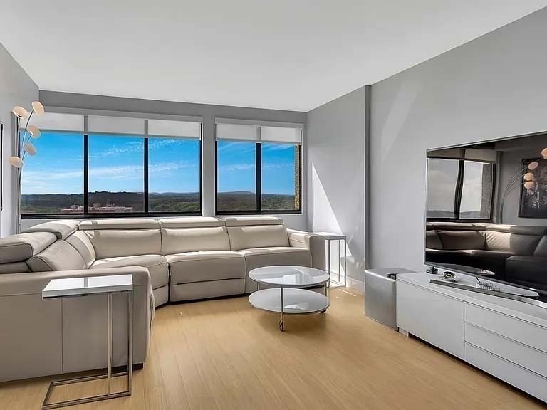 250 Hammond Pond Parkway # 1505N