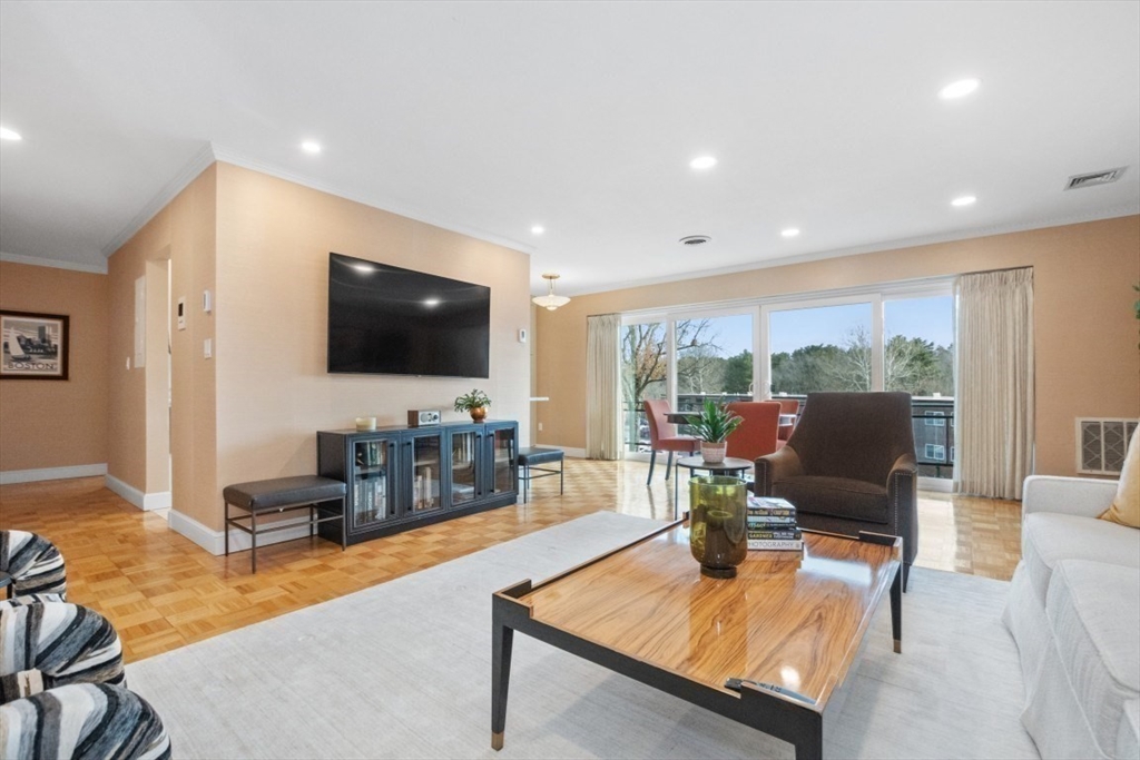 1202 Greendale Ave # 133