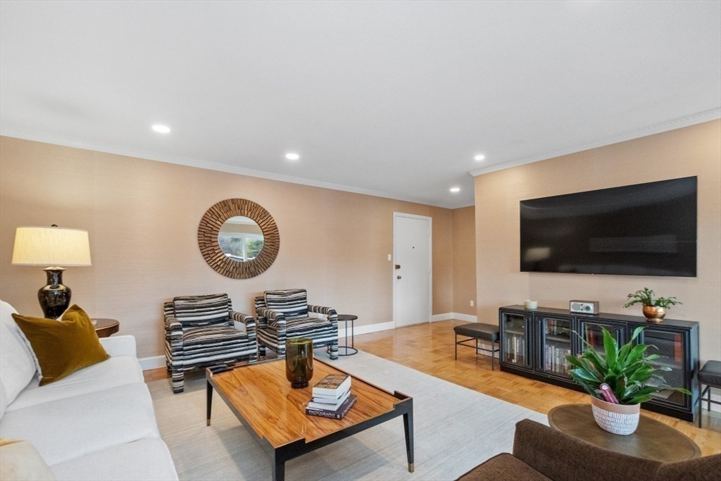 1202 Greendale Ave # 133