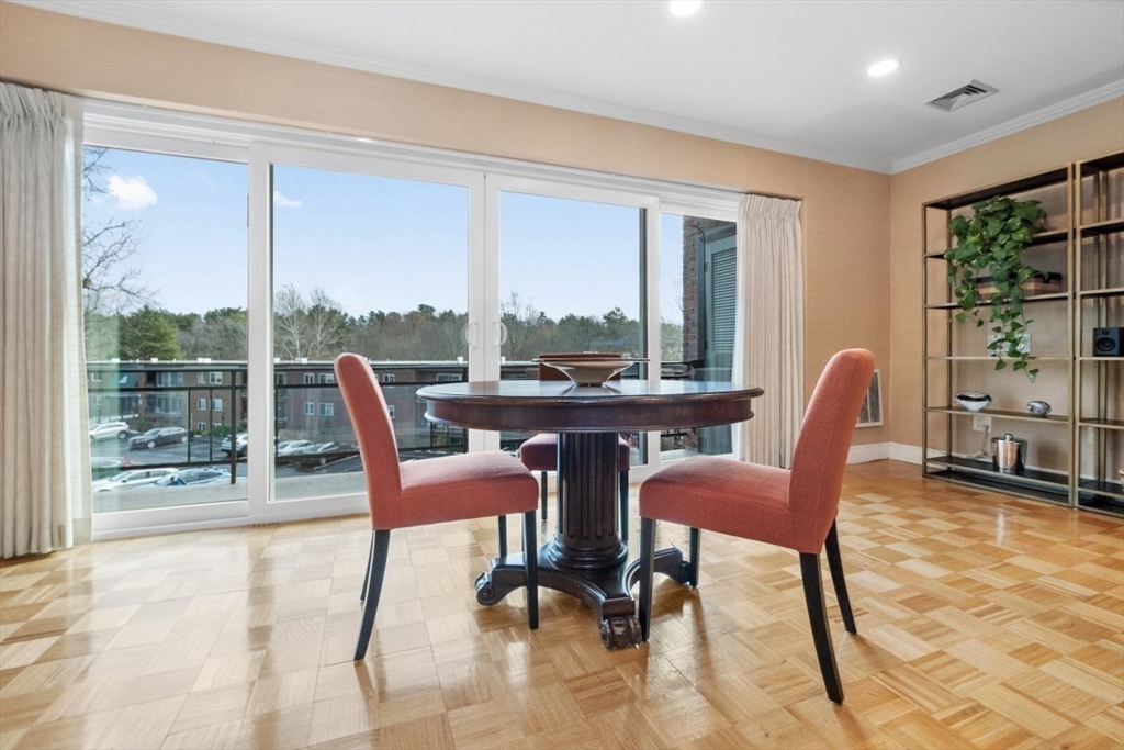 1202 Greendale Ave # 133