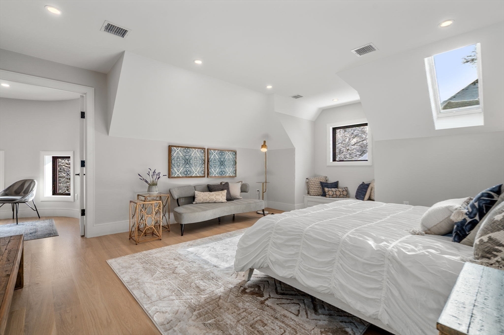 116 Thorndike St # 2