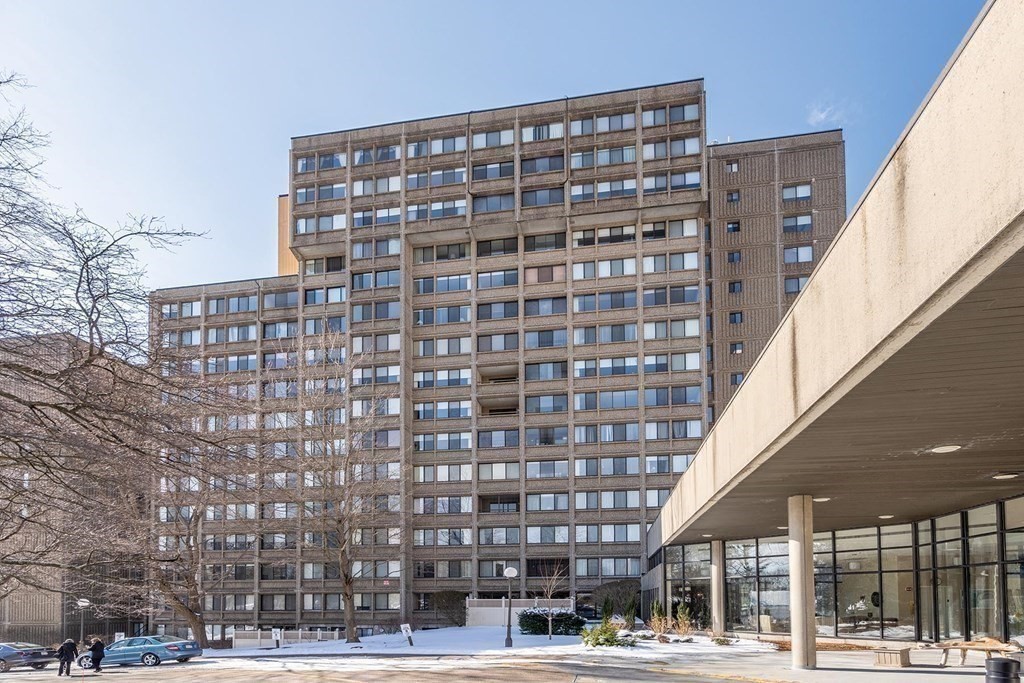 250 Hammond Pond Parkway # 213S