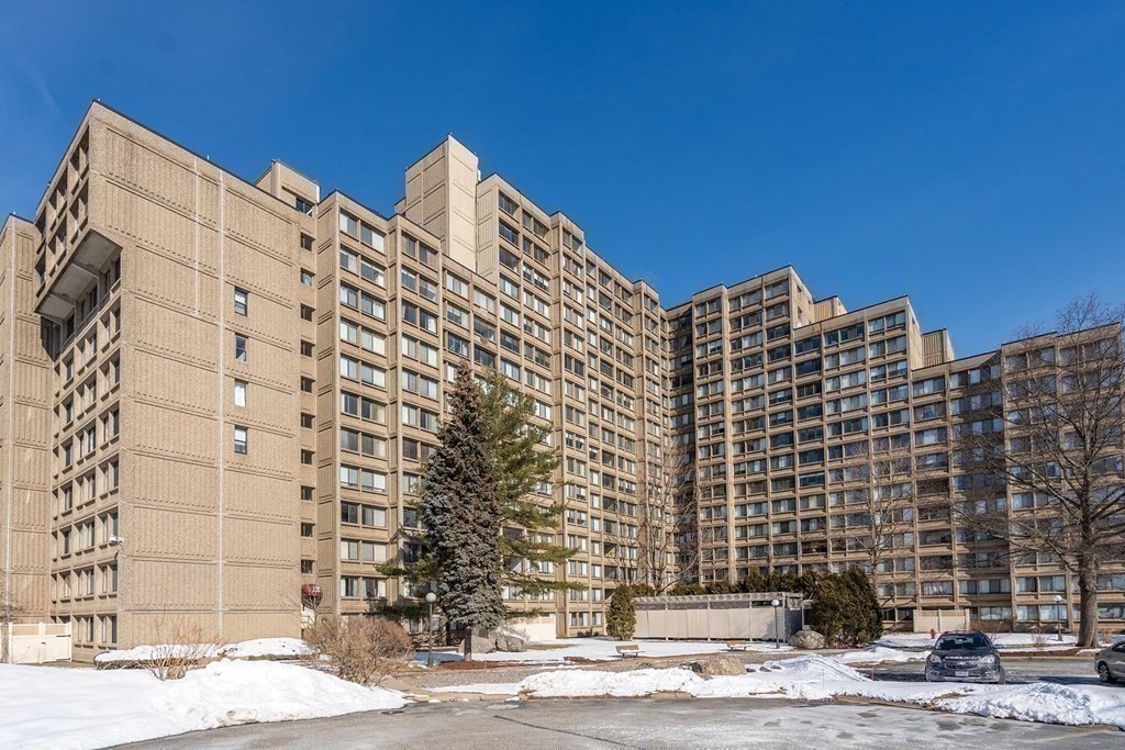 250 Hammond Pond Parkway # 213S