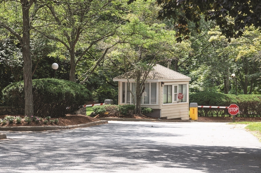 250 Hammond Pond Parkway # 1205N