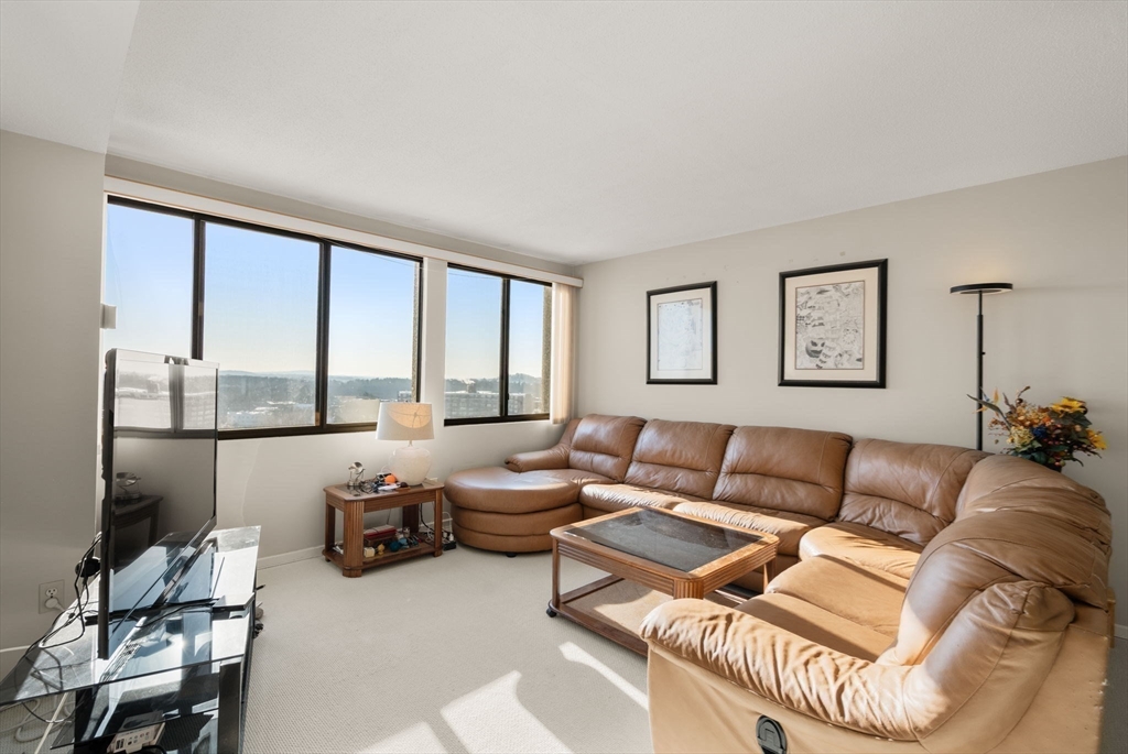 250 Hammond Pond Parkway # 1205N