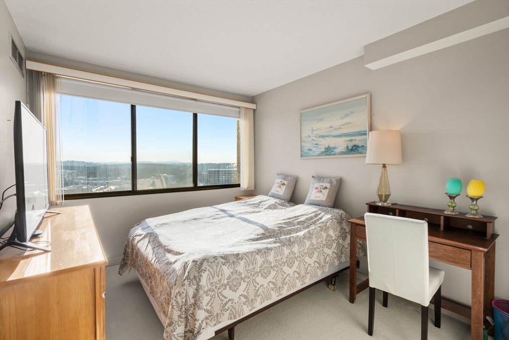 250 Hammond Pond Parkway # 1205N