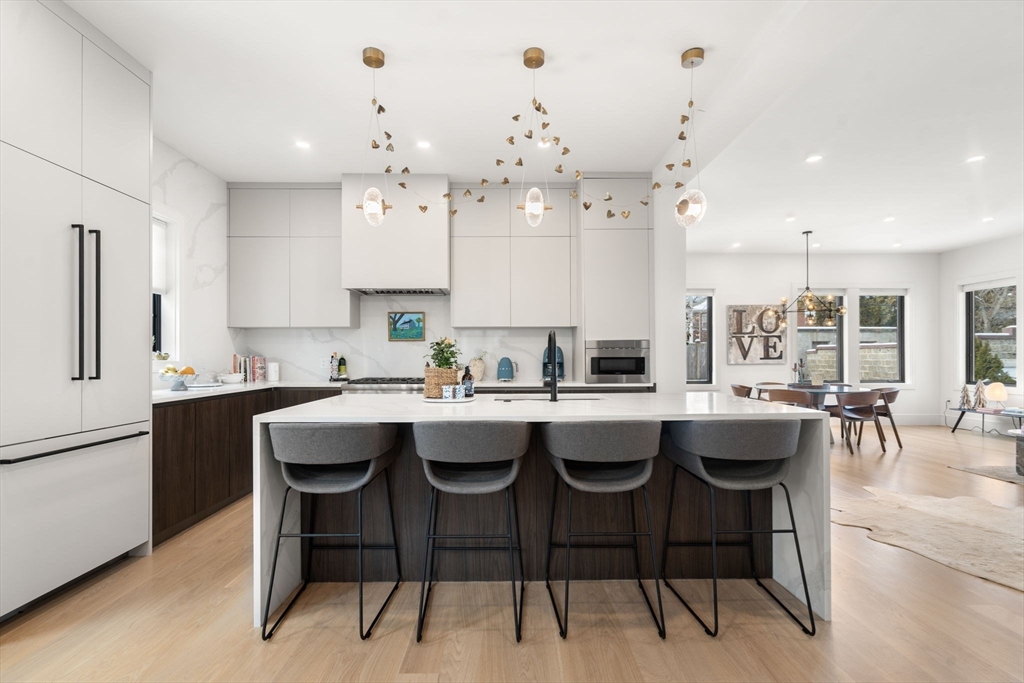 116 Thorndike St # 1