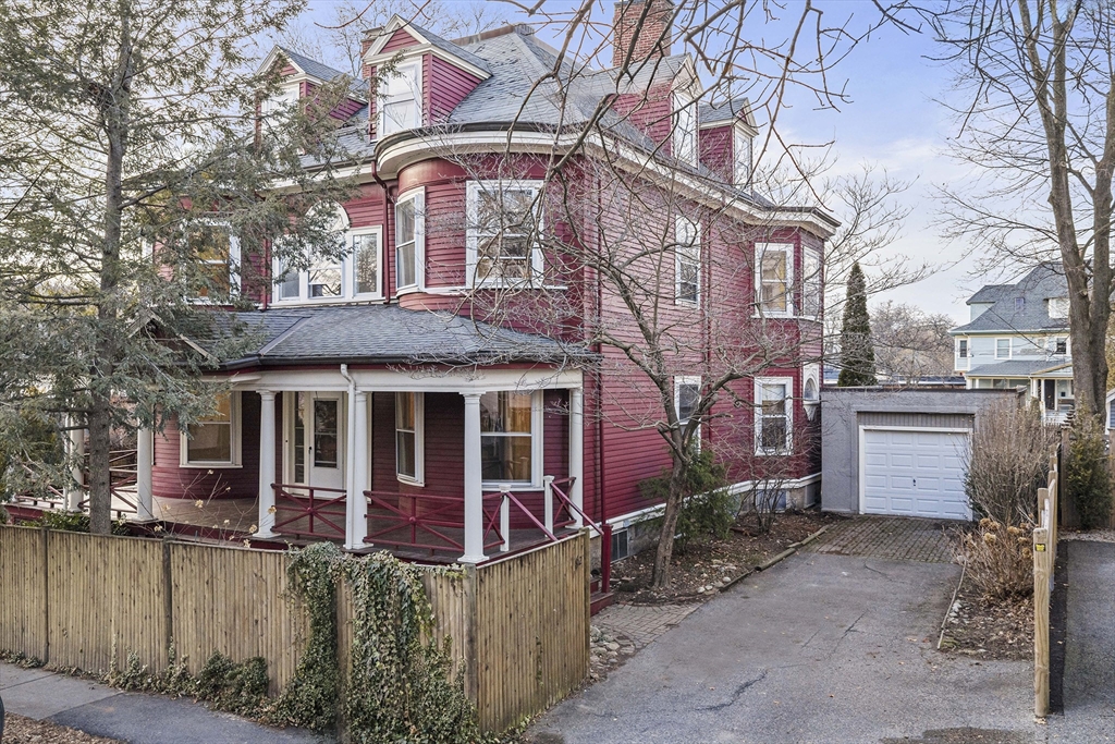 62 Fuller St
