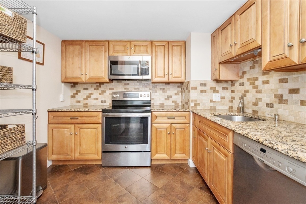 250 Hammond Pond Pkwy # 102N