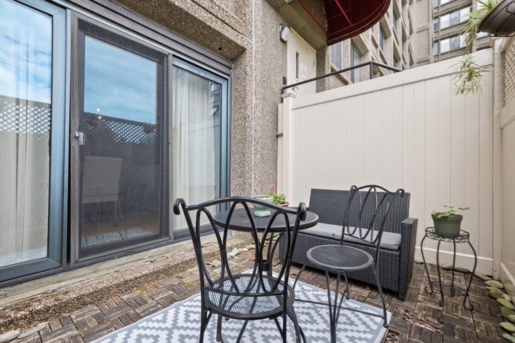 250 Hammond Pond Pkwy # 102N