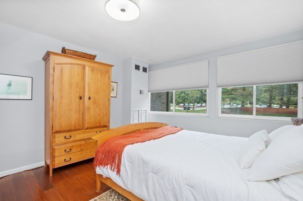 250 Hammond Pond Pkwy # 102N