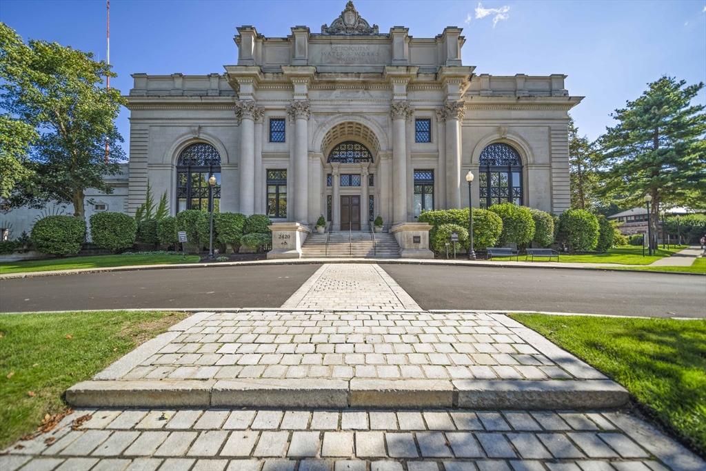 2420 Beacon Street # 401