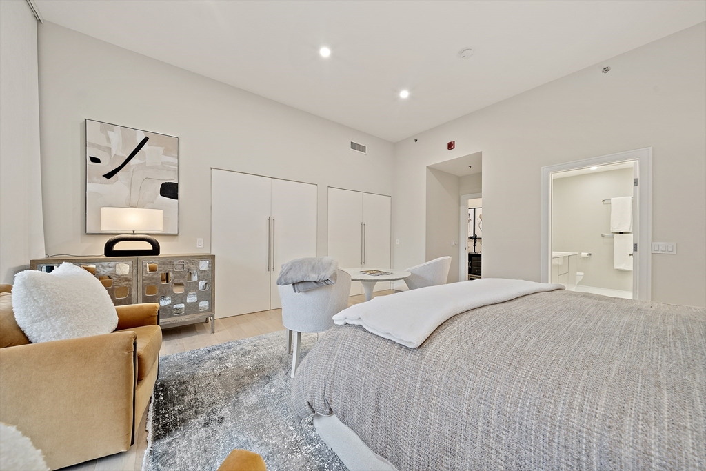 2420 Beacon Street # 401