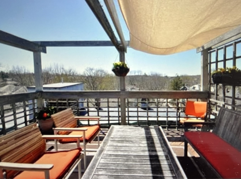 336 Washington St # 3