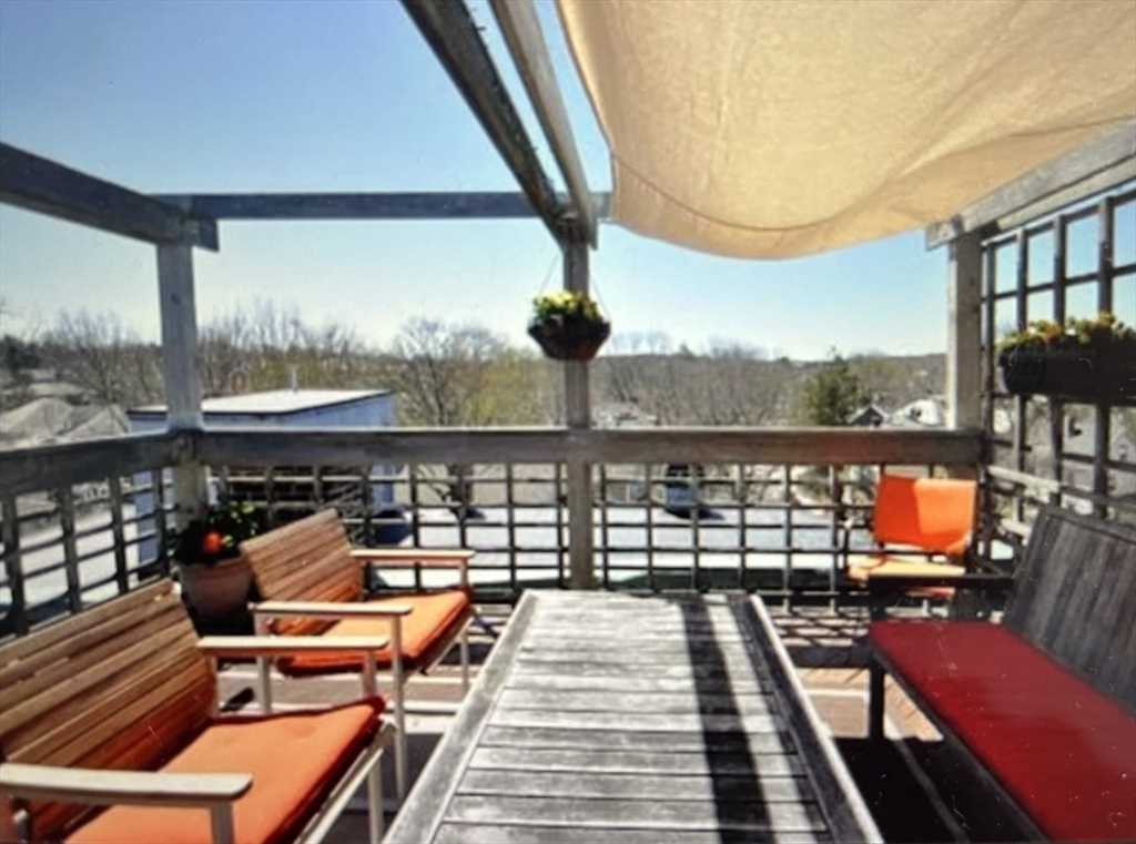 336 Washington St # 3