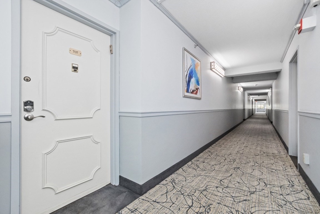 250 Hammond Pond Parkway # 707S