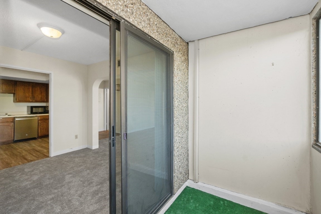 250 Hammond Pond Parkway # 707S