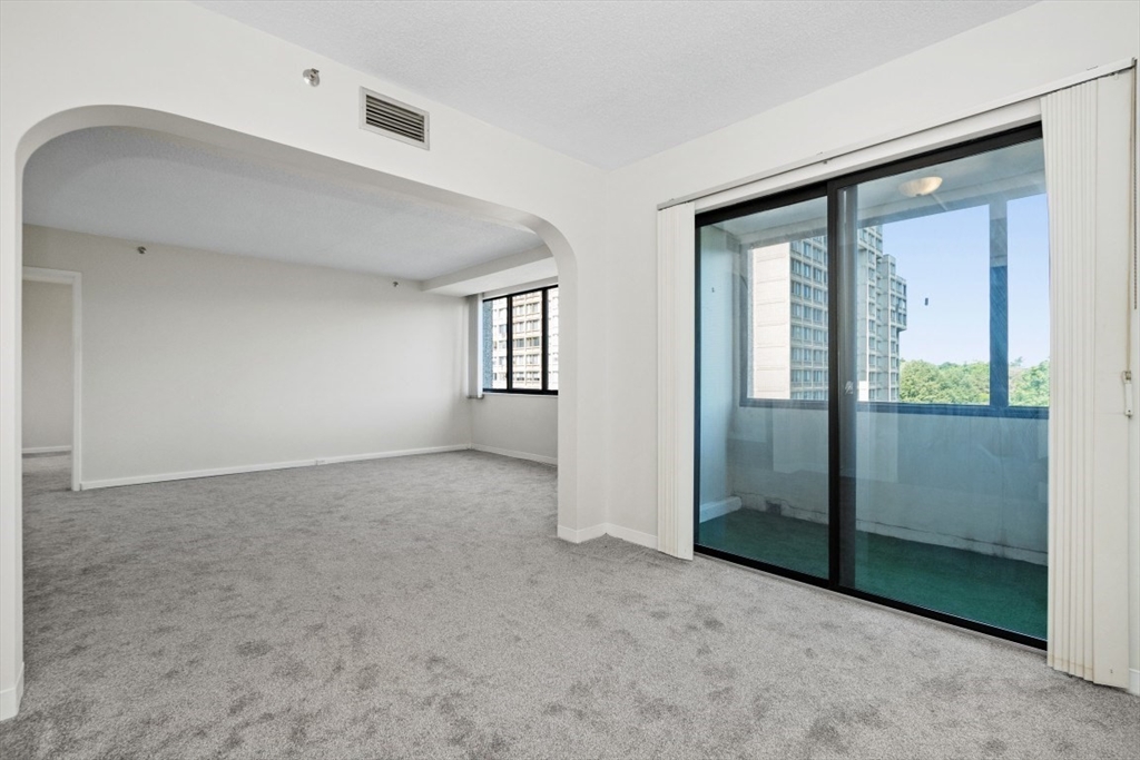 250 Hammond Pond Parkway # 707S