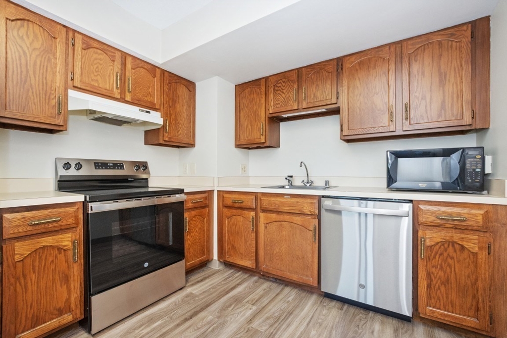 250 Hammond Pond Parkway # 707S