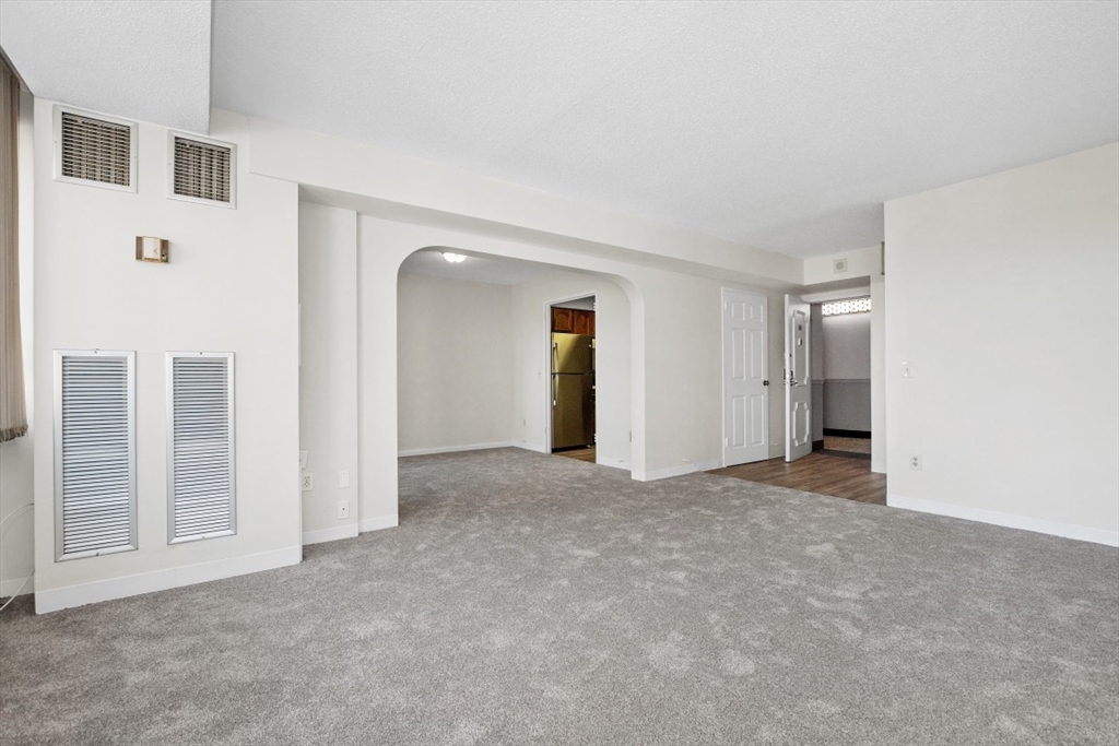 250 Hammond Pond Parkway # 707S