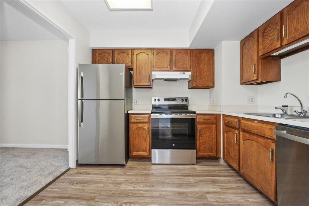 250 Hammond Pond Parkway # 707S