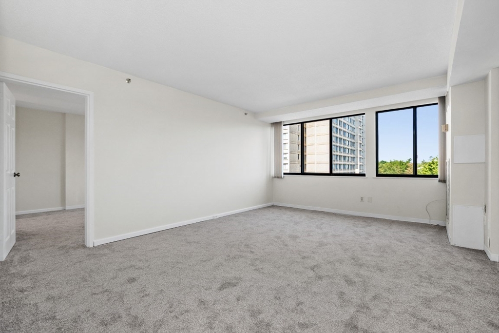 250 Hammond Pond Parkway # 707S