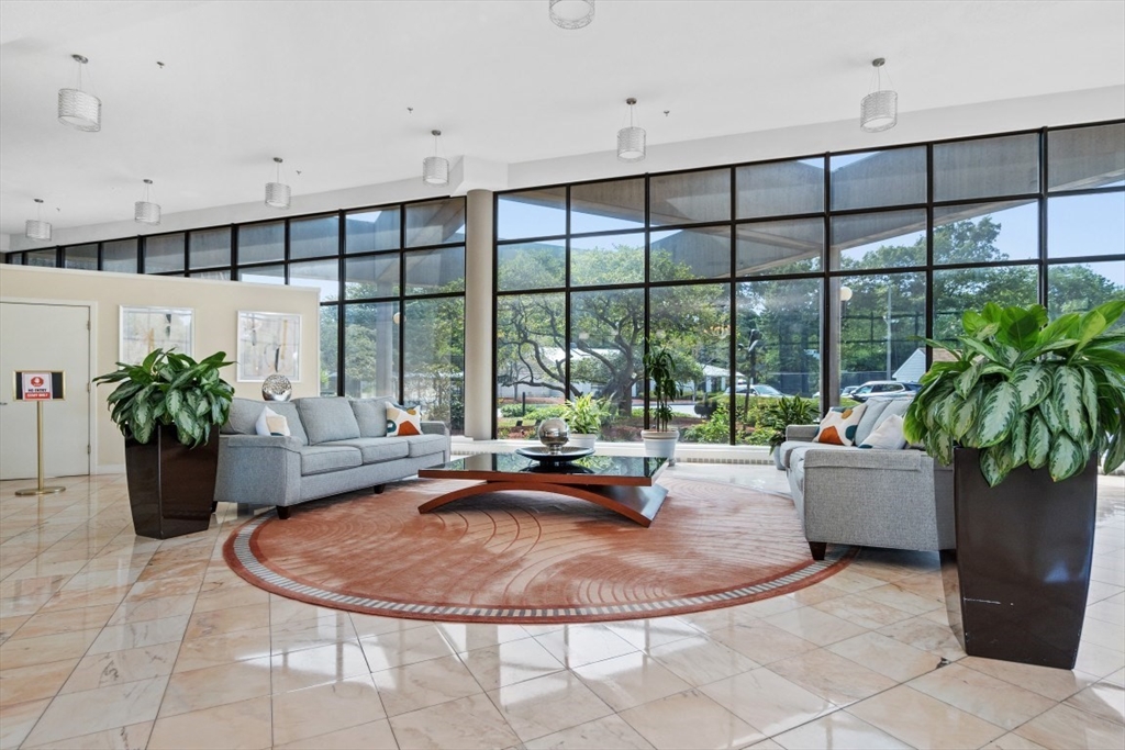 250 Hammond Pond Parkway # 707S