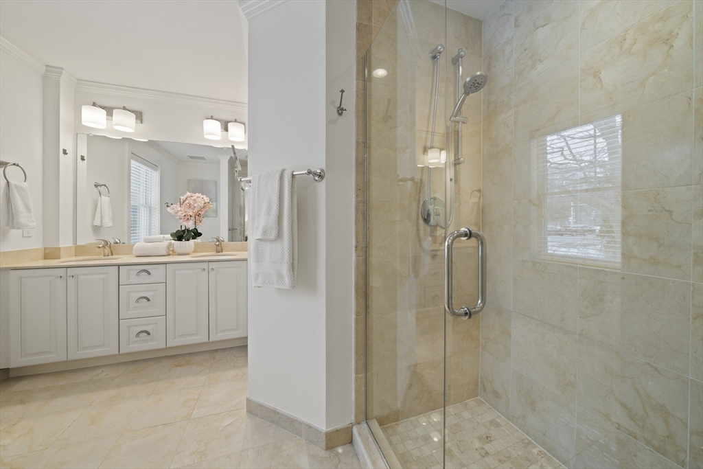 321 Hammond Pond Pkwy # 105