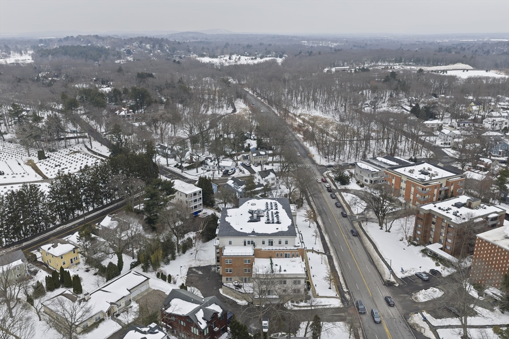 321 Hammond Pond Pkwy # 105