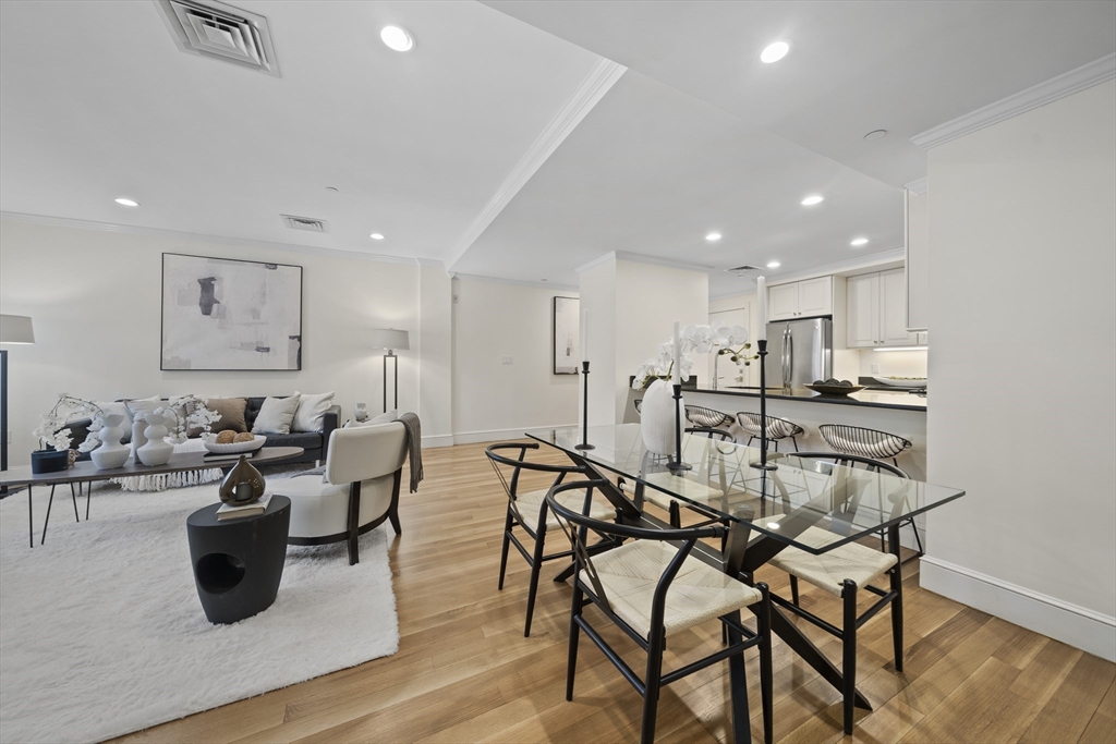 321 Hammond Pond Pkwy # 105