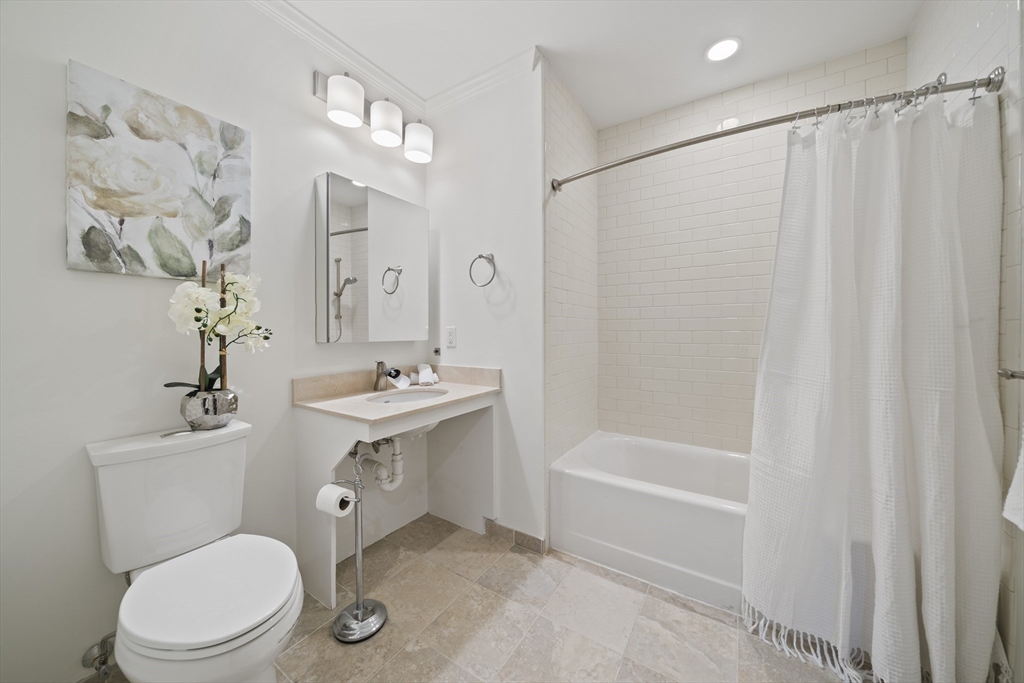 321 Hammond Pond Pkwy # 105