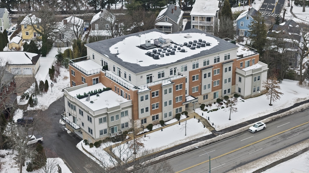 321 Hammond Pond Pkwy # 105