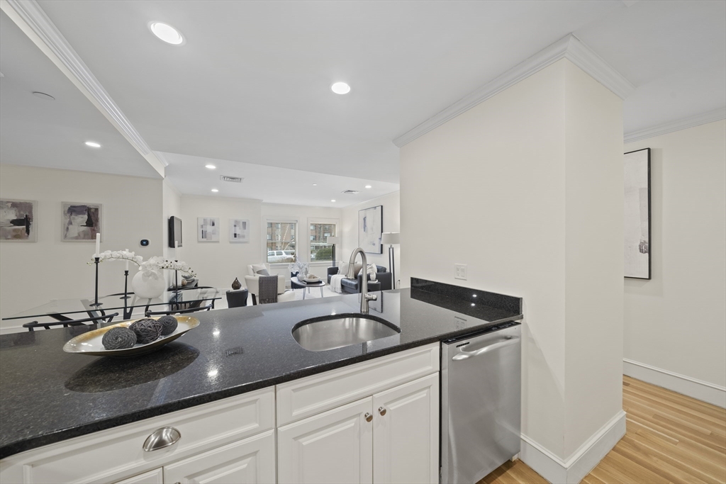 321 Hammond Pond Pkwy # 105