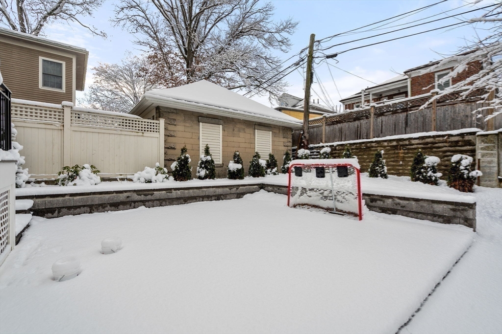 116 Thorndike St # 2B