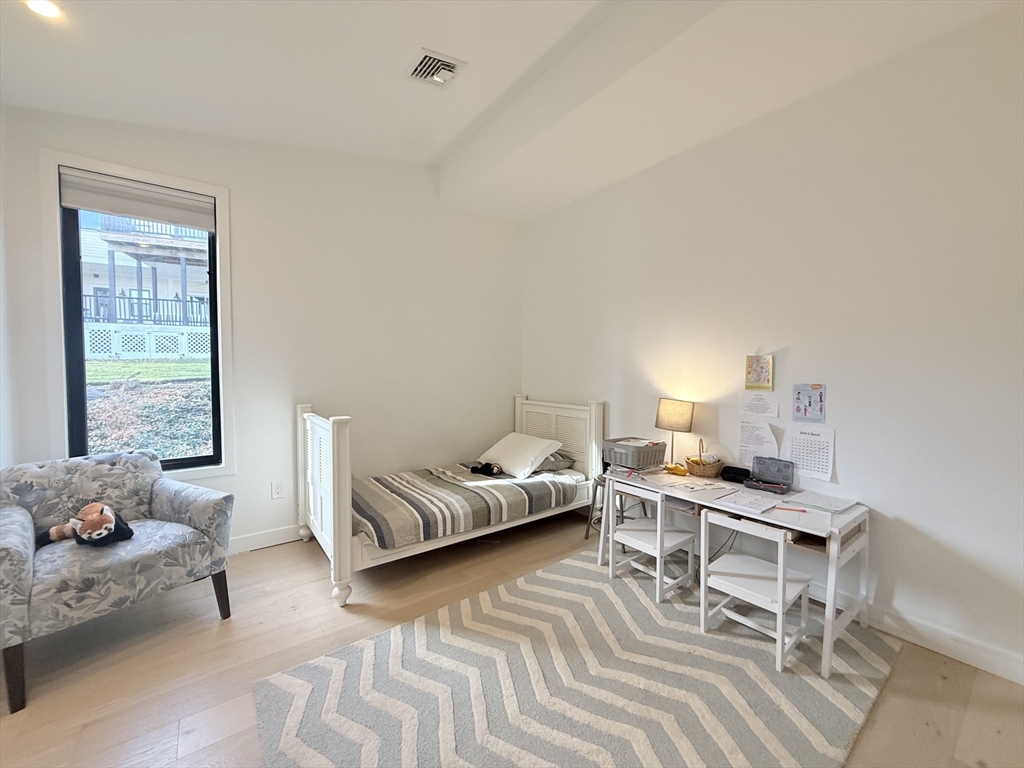 6 Parkside Dr # 6