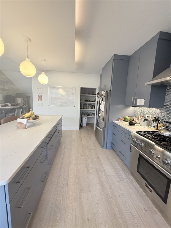 6 Parkside Dr # 6