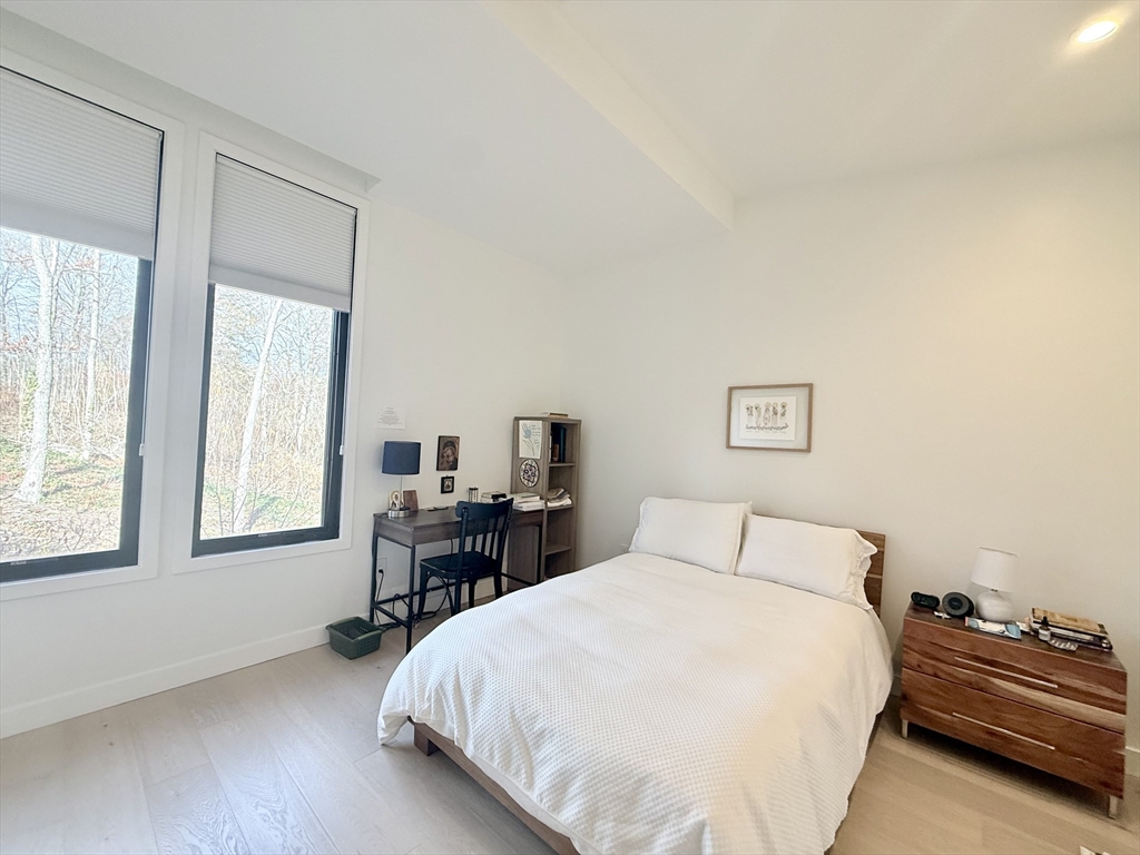 6 Parkside Dr # 6