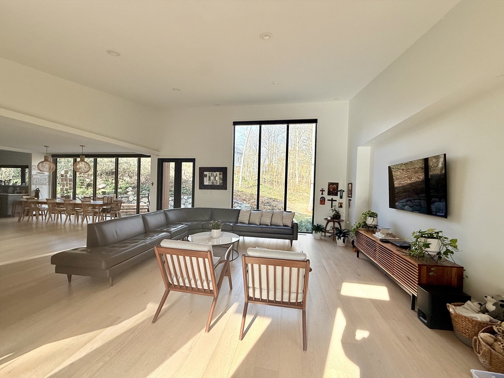 6 Parkside Dr # 6