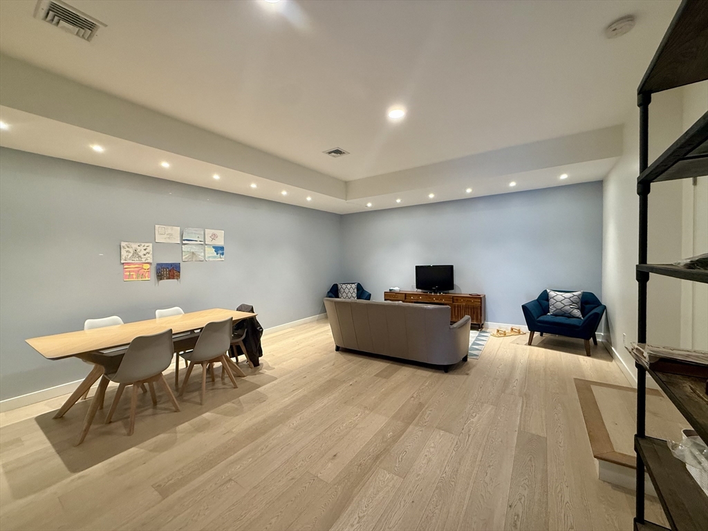6 Parkside Dr # 6