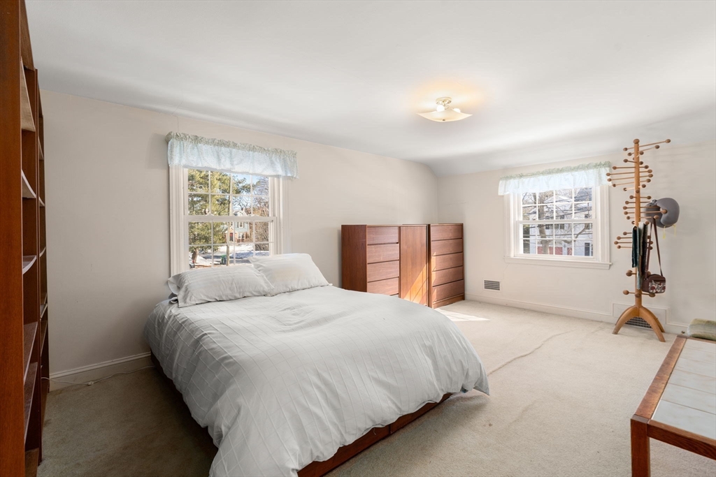 60 Lindbergh Ave