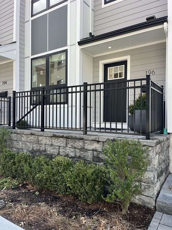 17-31 Charles Park Rd # 196