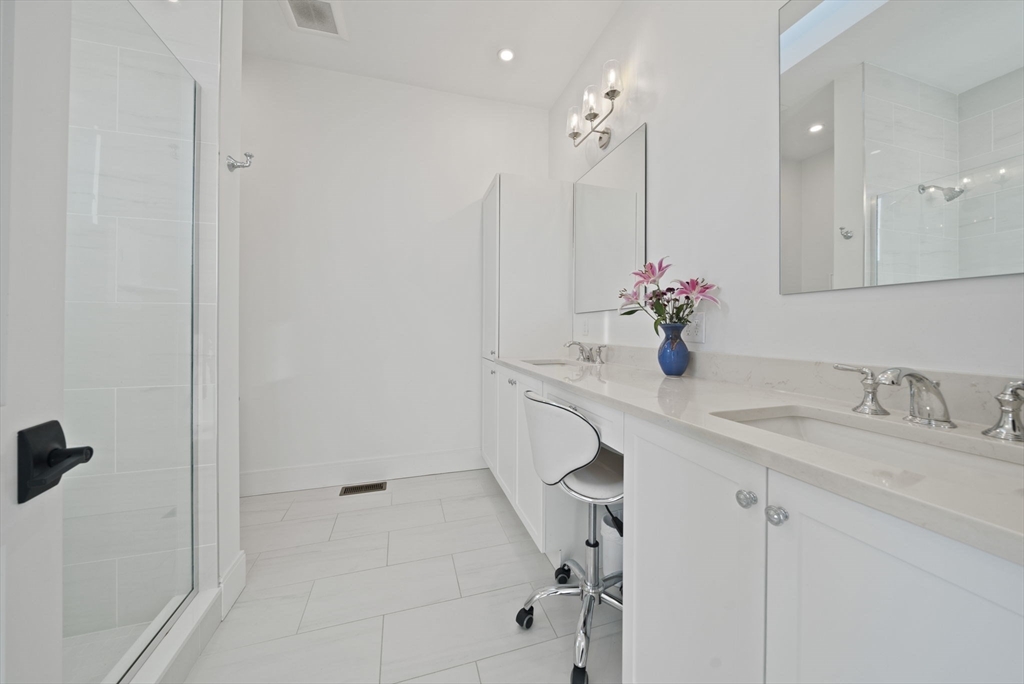 17-31 Charles Park Rd # 196