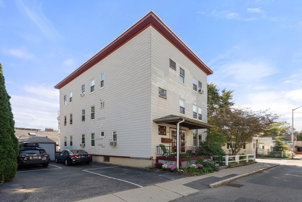 126 Harvey St # 2