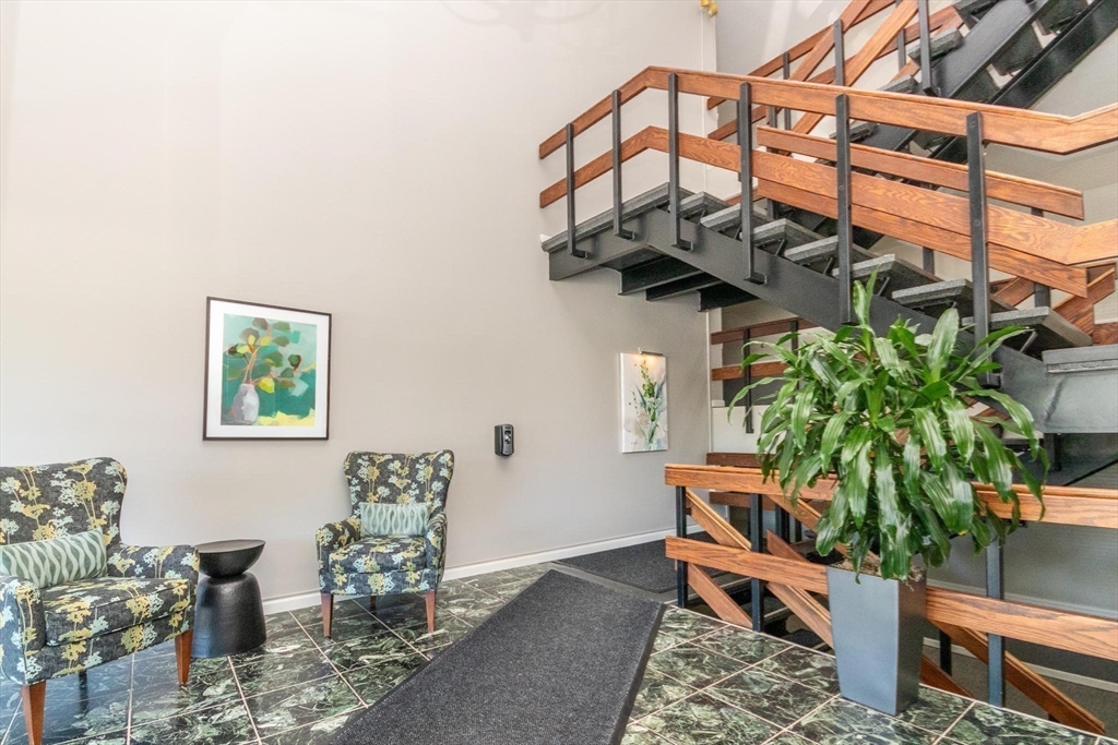 1202 Greendale Avenue # 124