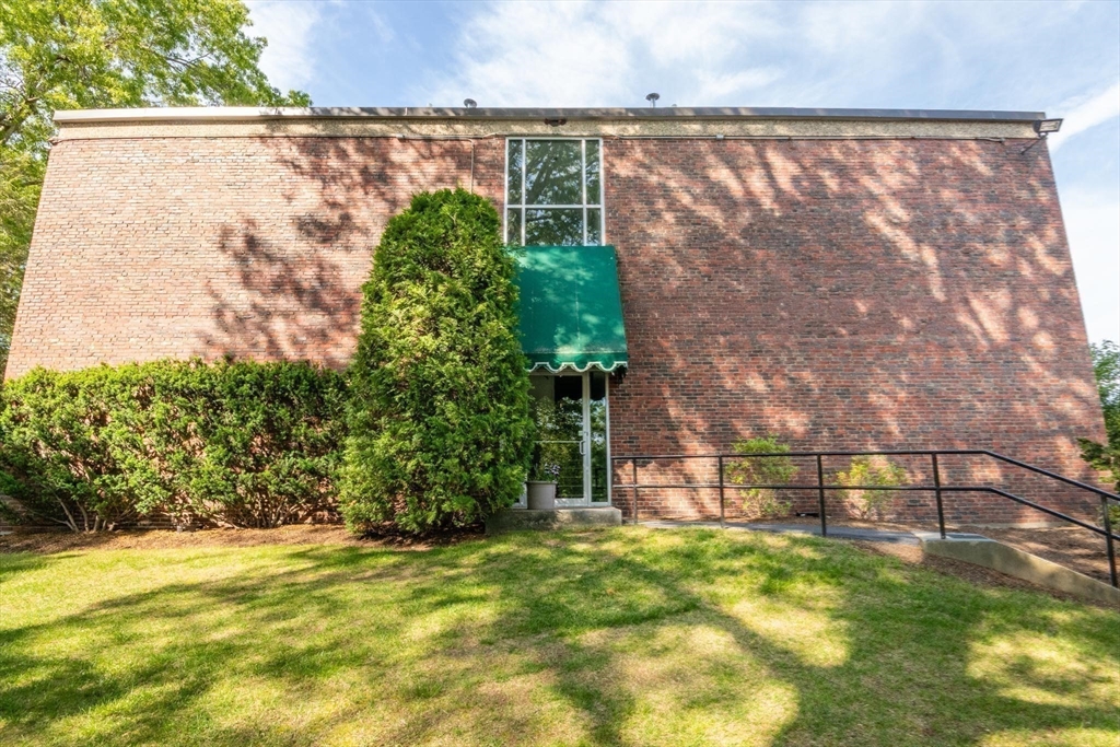 1202 Greendale Avenue # 124