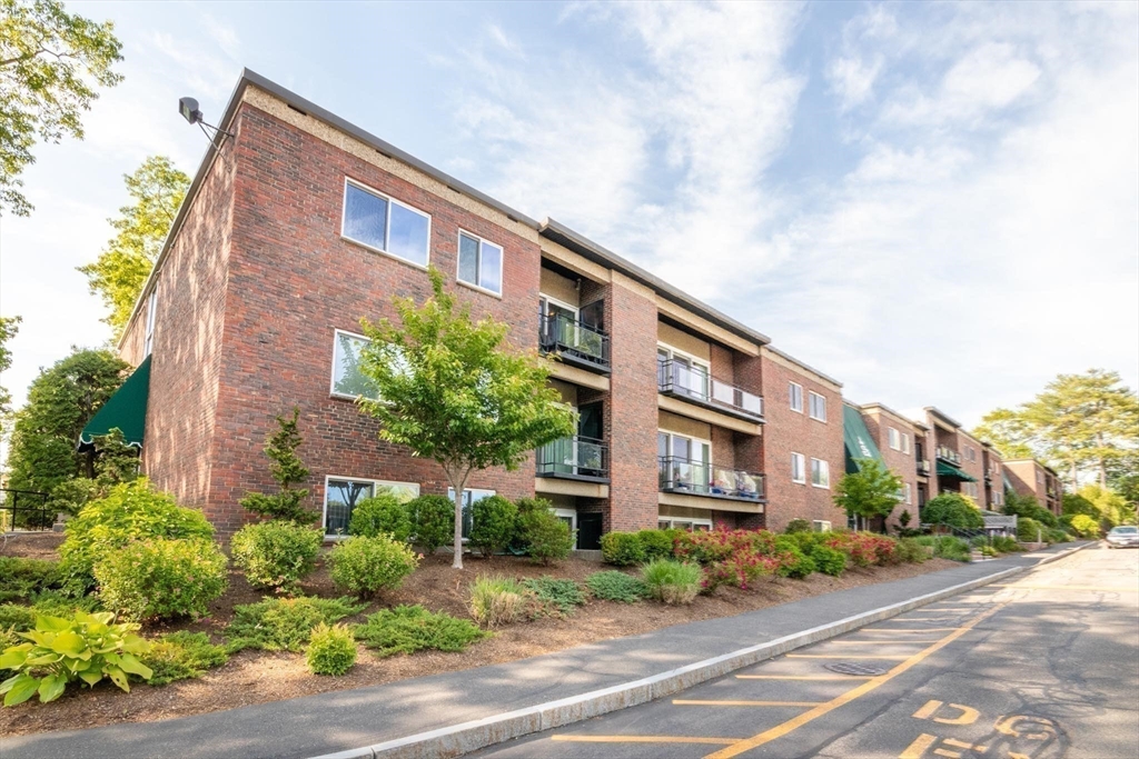 1202 Greendale Avenue # 124