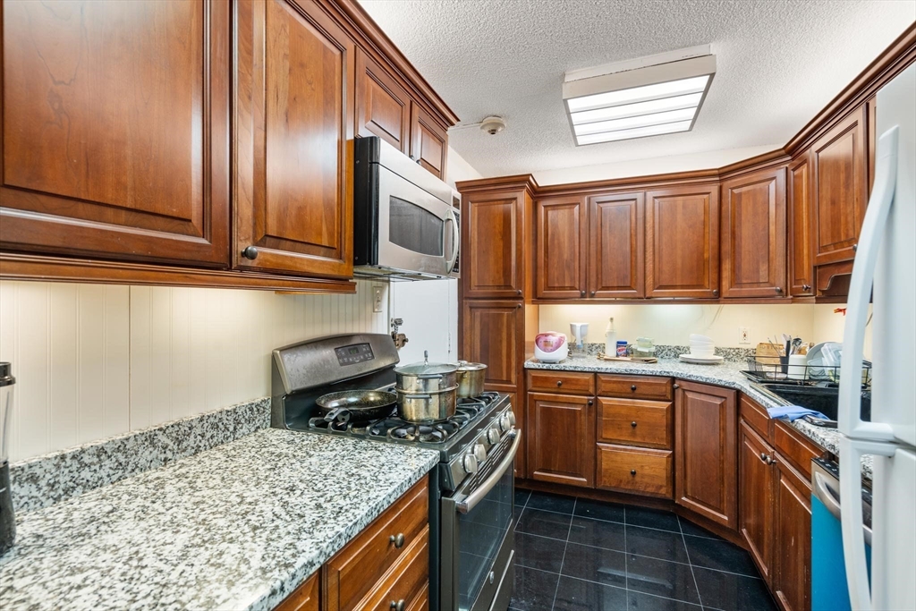 77 Pond Ave # 805