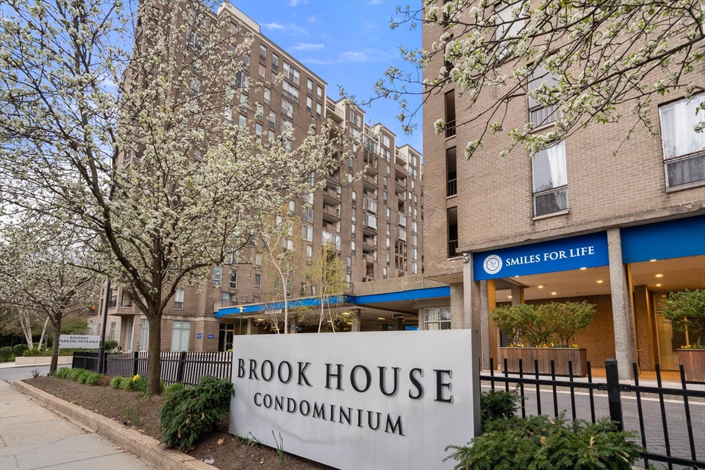 77 Pond Ave # 805